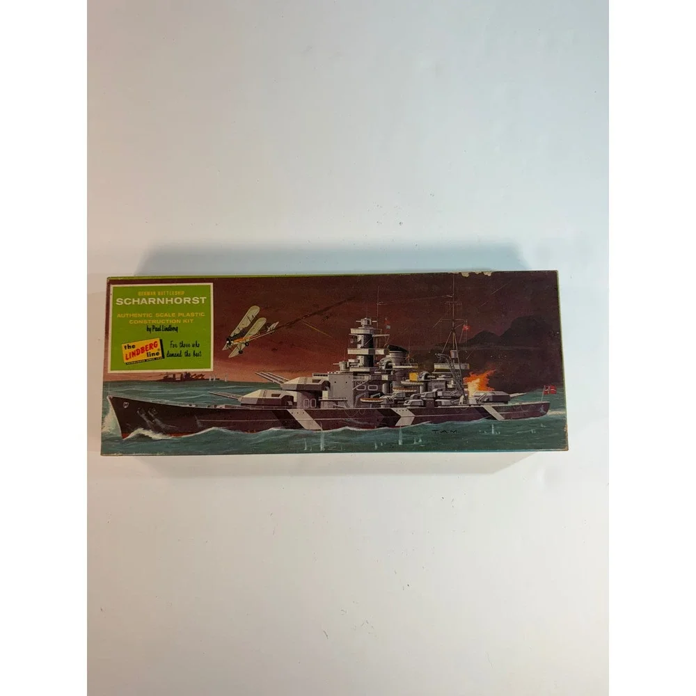 Vintage Lindberg Line German Battleship Scharnhorst Plastic Model Kit 761:100